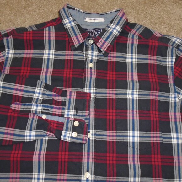 Retro Vintage Nautica Red Plaid Button Down Flannel Shirt Collared - Picture 5 of 9